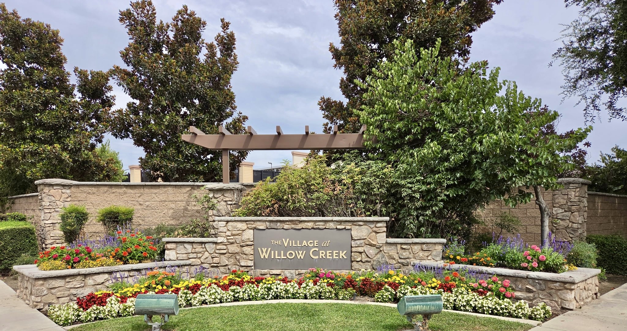 Commercial landscape maintenance at Willow Creek